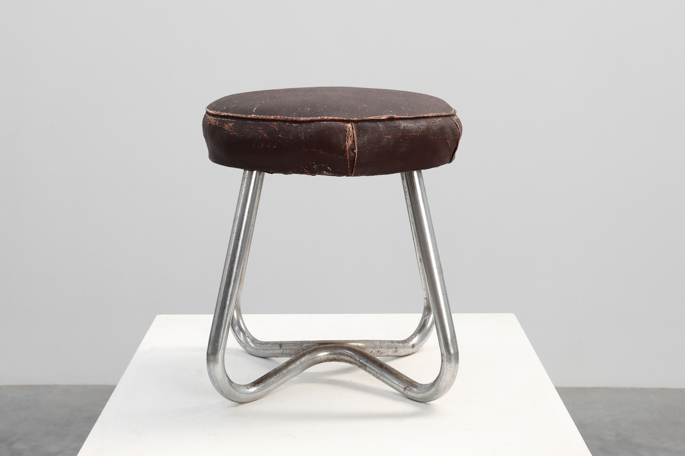 Bauhaus Modernist Stool with Chrome Tubular Frame and Leather Seat, Germany &ndash; 1920sthumbnail